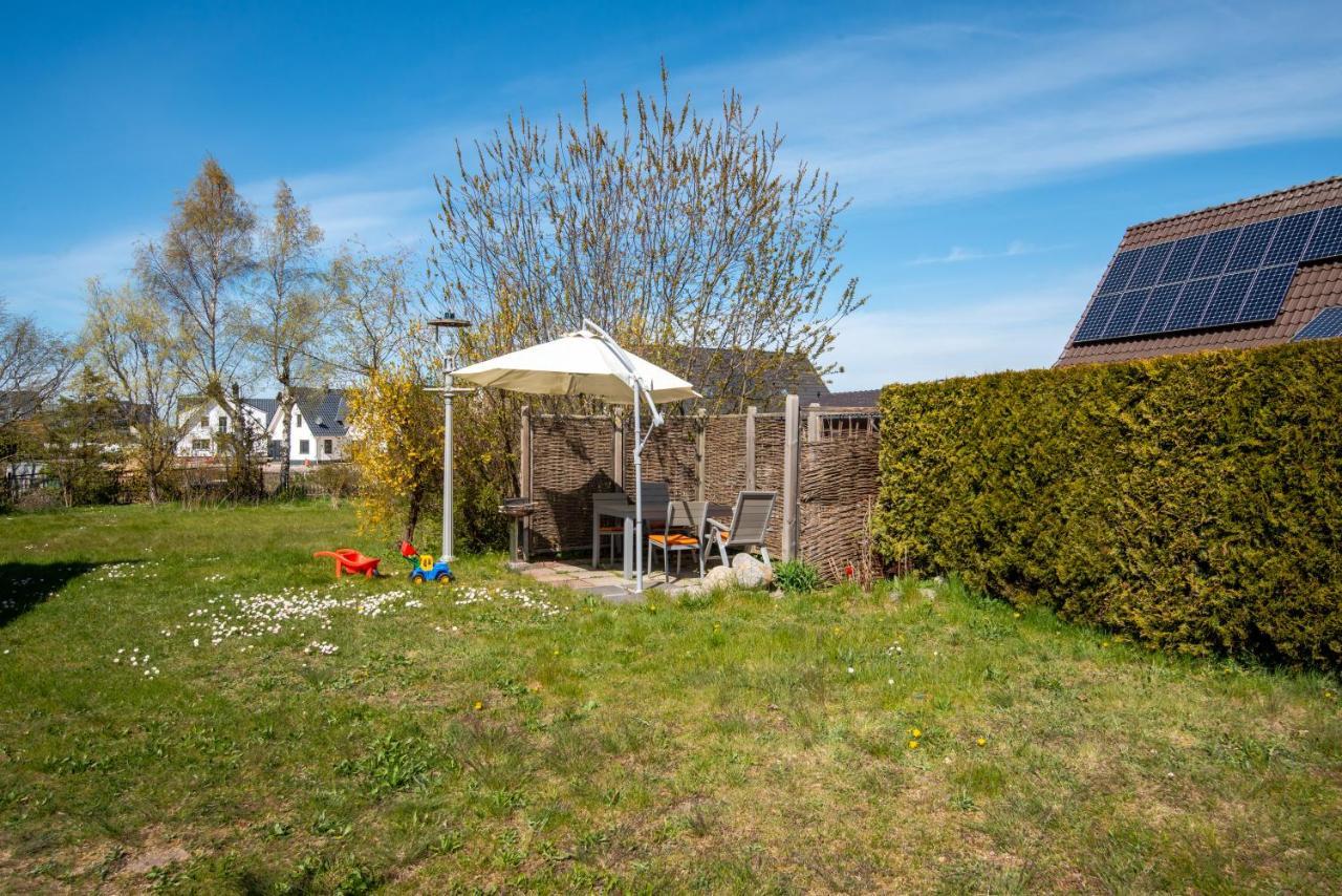 Ferienwohnung Brombeere Mit Grossem Garten Und Balkon Graal-Mueritz Exteriör bild